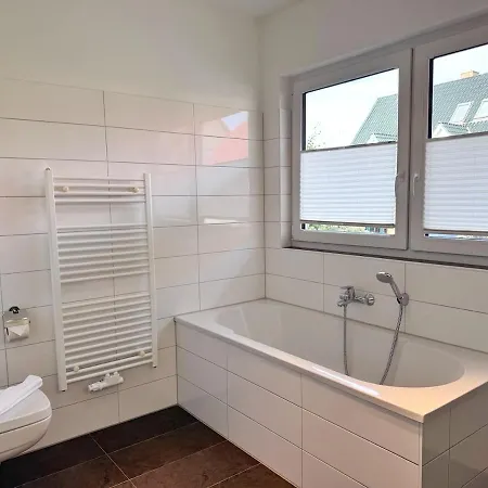 Moderne Erdgeschosswohnung Mit 3 Schlafzimmern Und Kamin Apartment