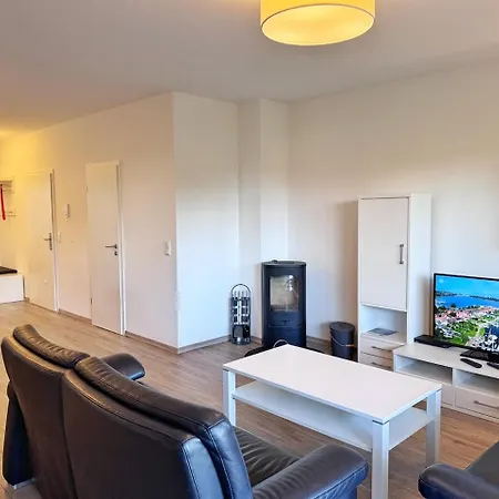 Moderne Erdgeschosswohnung Mit 3 Schlafzimmern Und Kamin