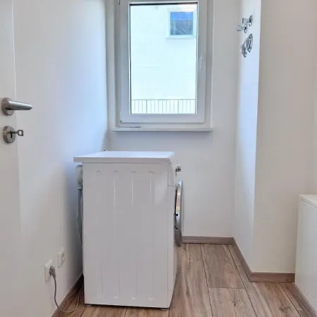 Moderne Erdgeschosswohnung Mit 3 Schlafzimmern Und Kamin Apartment Glowe